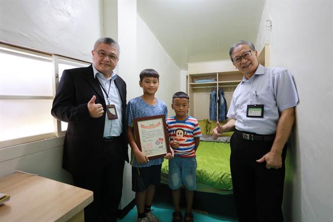 恒春基督教医院院长黄健荣闻讯后，跨界媒合中科院九鹏基地携手为孩子修缮房间，在地方传为美谈。图为修缮后。（恒基提供／谢佳潾屏东传真）