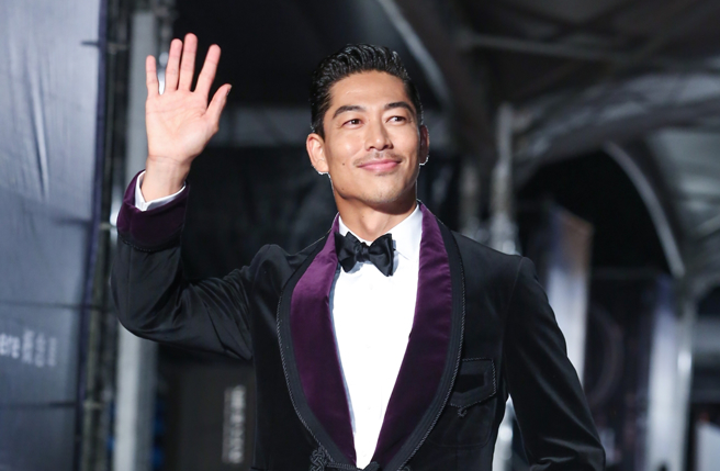 AKIRA登金鐘紅毯壓軸。（圖／陳俊吉攝）