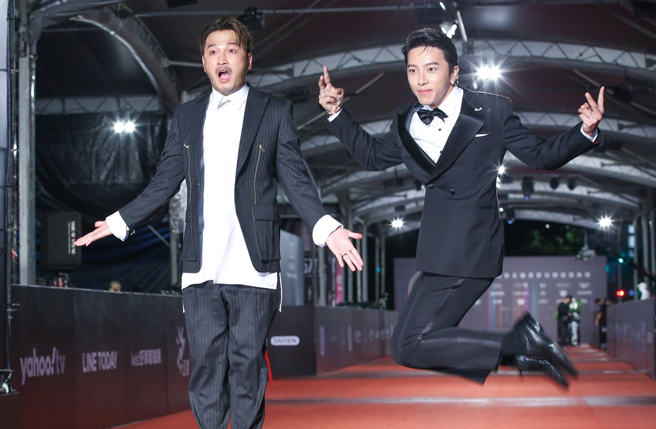 《综艺玩很大》获得最具人气综艺节目奖。（图／陈俊吉摄）