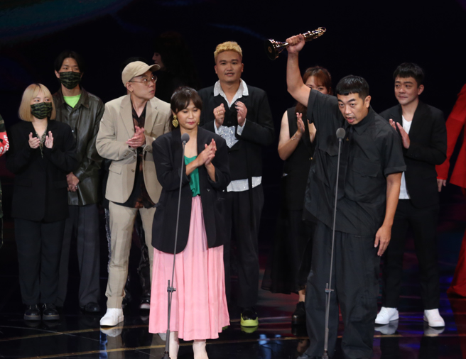 《大嘻哈时代》摘下综艺节目奖的桂冠。（图／杜宜谙摄）