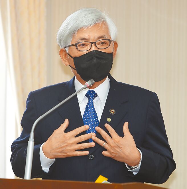 中选会主委李进勇。（季志翔摄）