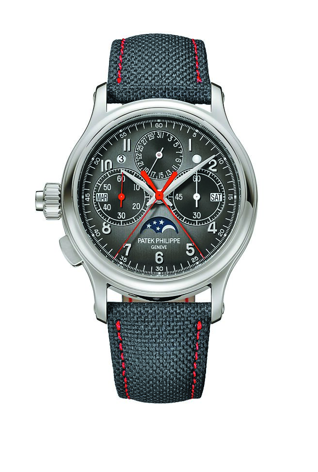 百达翡丽编号5373P-001双秒追针计时码表，兼备万年历功能，是专为惯用左手人士设计的腕表。（Patek Philippe提供）