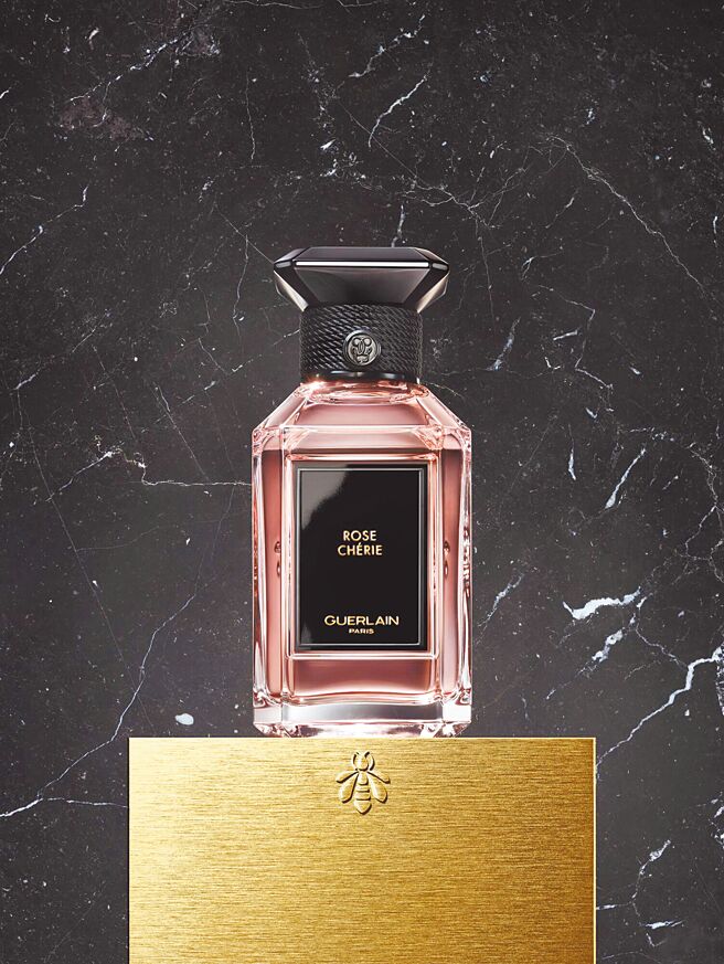 新光三越台北信义新天地－全台独家GUERLAIN艺术沙龙亲爱的玫瑰100ml／200ml，推荐价1万2000元／1万7300元。（新光三越提供）