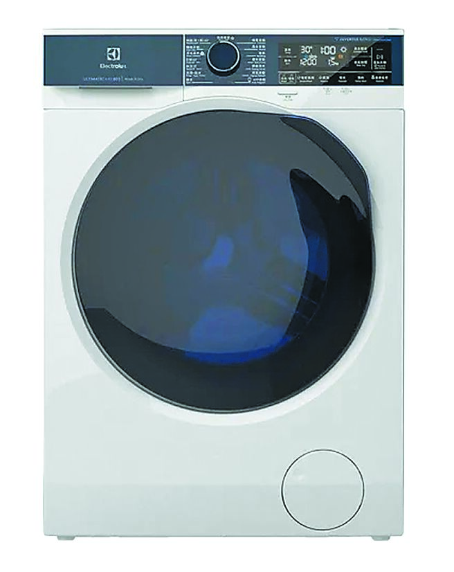 今年洗衣机类以欧系品牌BOSCH销售量佳，开檔首日卖出50台，图为BOSCH洗脱烘洗衣机。（新光三越提供）