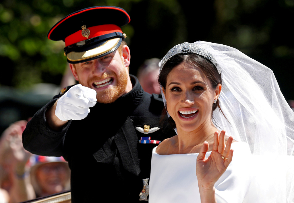 梅根最终在婚礼佩戴了传承自玛丽王后的钻石王冠The Filigree。图/路透社(photo:ChinaTimes)