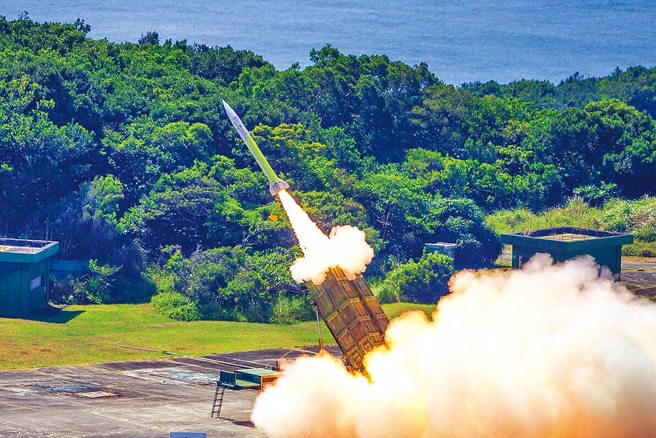 美方爱国者飞弹技术代表驻台5年，我付24.9亿本月起执行。(军闻社)