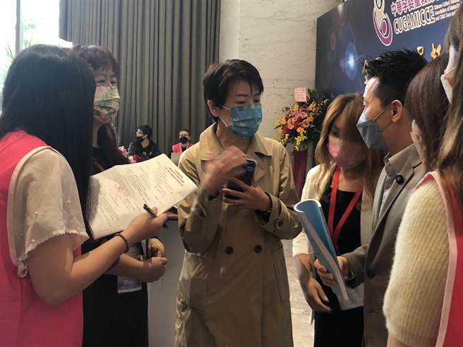 無黨籍台北市長候選人黃珊珊22日出席「全國第四屆托嬰中心托育服務品質大躍昇論壇」。（張芷瑜攝）