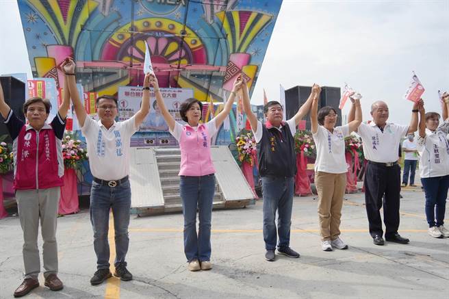 国民党嘉义县长候选人王育敏今与民雄乡长候选人林于玲联合竞选总部成立，党籍候选人一同造势。（王育敏竞选团队提供∕吕妍庭嘉义传真）