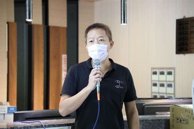 洄澜国际文教会馆总经理陈厚颖很感恩能有机会在疫情期间付出。（慈济医院提供）