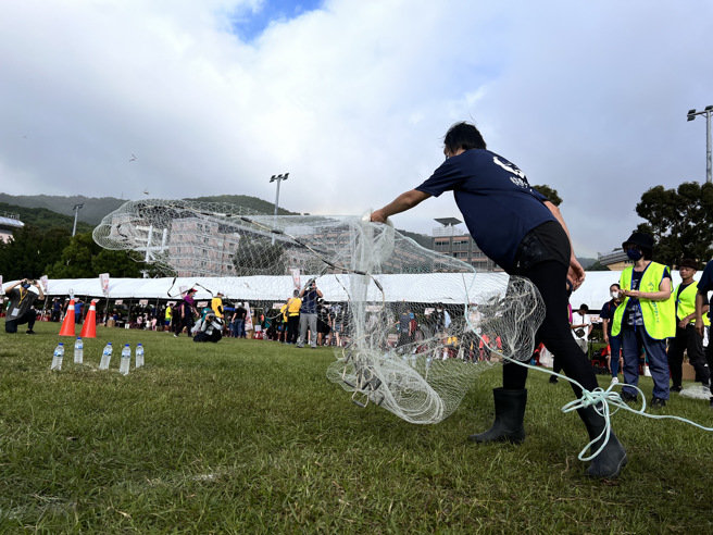 臺北市原住民族运动会活动包括传统体能竞赛、亲子乐龄活动，以及部落美食、原住民族工艺文创、农特产等摊位，并规划原住民族文化介绍区，展现16族文化特色。(北市原民会提供)