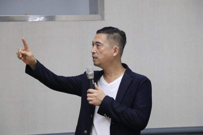 简报力培训课程邀请广播节目暨金钟奖主持人、佛光大学传播学系教授-宋铭老师。 (摄影/景义婷)