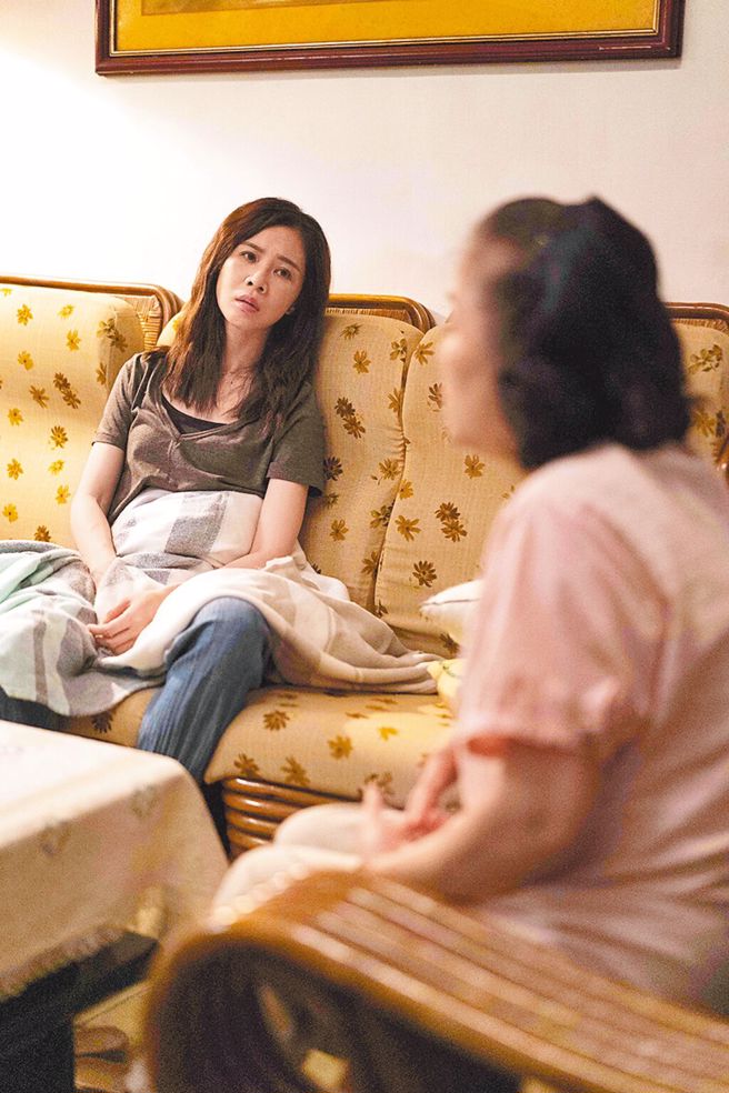 谢盈萱在《四楼的天堂》演出细腻，得到金钟评审的青睐。（图／华视和catchplay 提供）