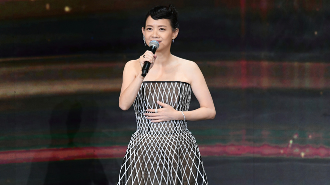 金钟奖因再度超时，曾宝仪不得已自砍原本准备好的桥段。（图／三立提供）