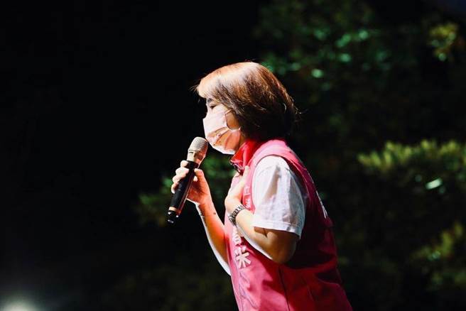 周春米深夜发文，认为对手对职业歧视的心态，让人遗憾。(摘自周春米脸书)