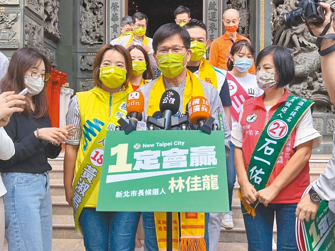 A林佳龍炮轟新北歡樂耶誕城，是「把自己的歡樂建築在當地居民或受影響的人的痛苦上」。（王揚傑攝）