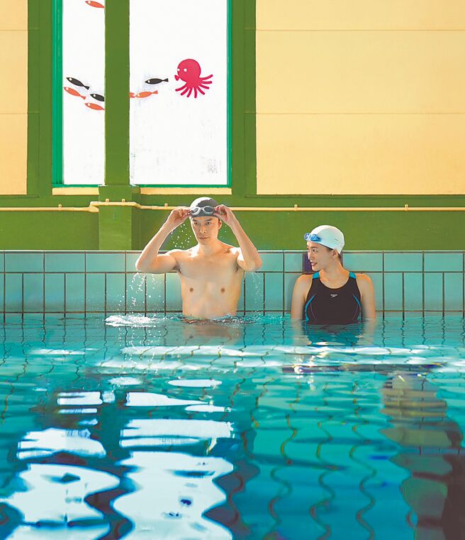 绫濑遥（右）与长谷川博己时隔9年再度共演。（采昌提供）