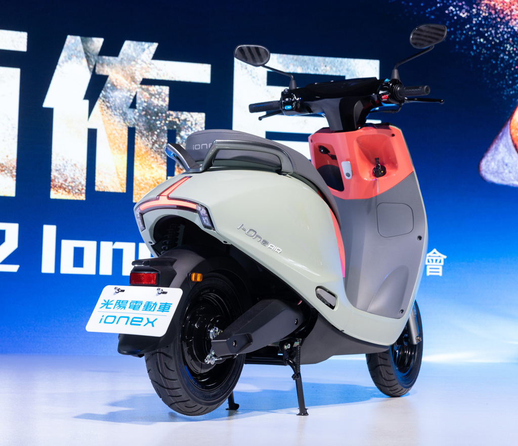 i-One Air以台北市來說，都會版在扣掉政府補助後，最低只要25,000元即可入手。