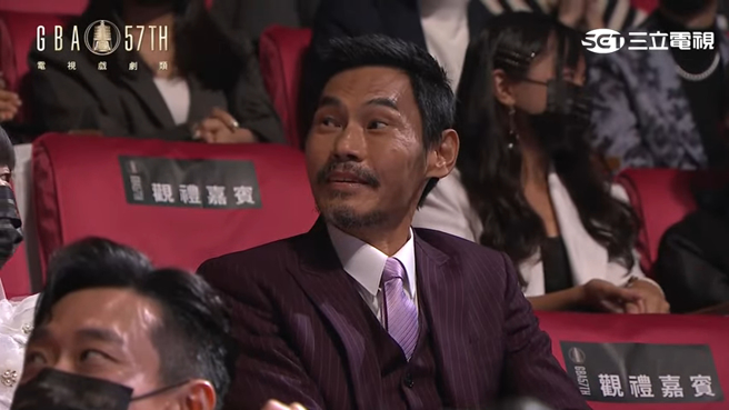 曾宝仪点出夏靖庭敬业演戏37年。(图/三立)