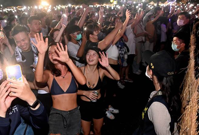 PASIWALI音乐节在台东森林公园举行，A-Lin压轴嗨翻全场。（庄哲权摄）