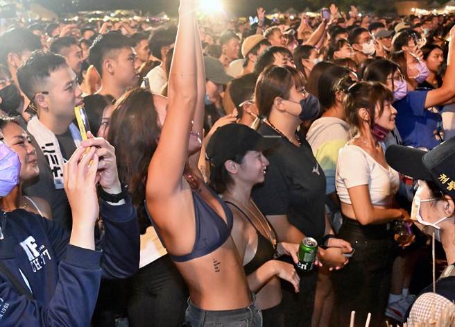 PASIWALI音乐节在台东森林公园举行，A-Lin压轴嗨翻全场。（庄哲权摄）