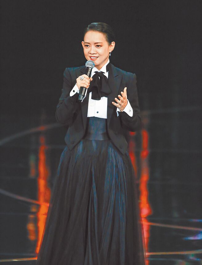 曾寶儀昨擔任金鐘獎戲劇類頒獎典禮主持人，大獲好評。
