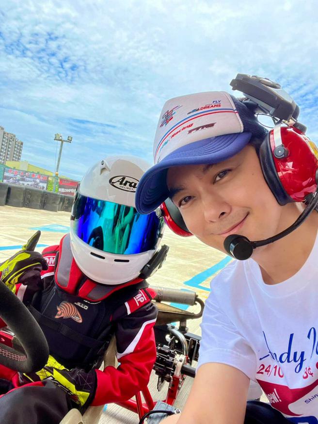 林志颖开赛车技术一流，儿子也对赛车十分喜爱。（图／取自林志颖脸书）