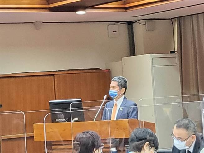 文化部长李永得今日上午赴教委会备询。（李欣恬摄）