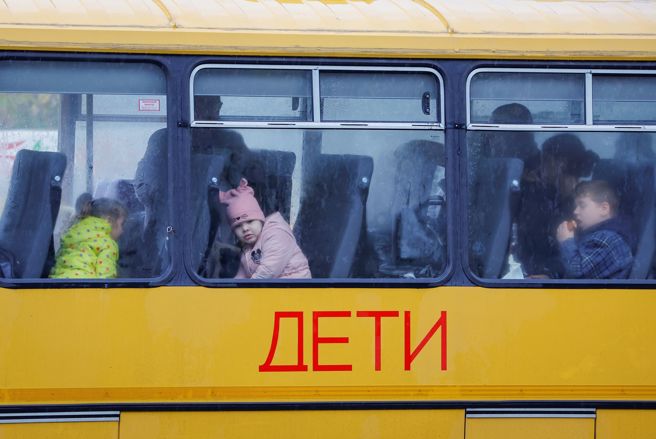 俄羅斯節目主持人表示，在蘇聯統治下，將俄國人視為占領者的烏克蘭兒童應被淹死。（圖／路透社）