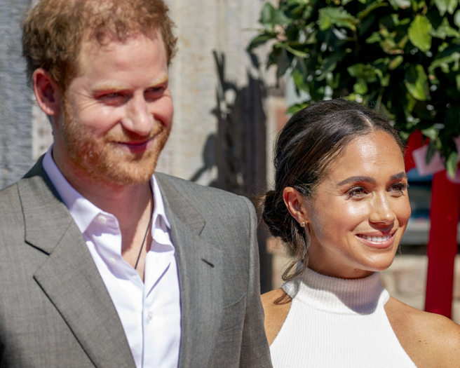 萨塞克斯公爵夫妇哈利和梅根9月6日在德国杜塞道夫（Dusseldorf）出席2023年「不屈不挠」运动会（Invictus Games）预备活动午宴的神情。（达志图库/TGP）