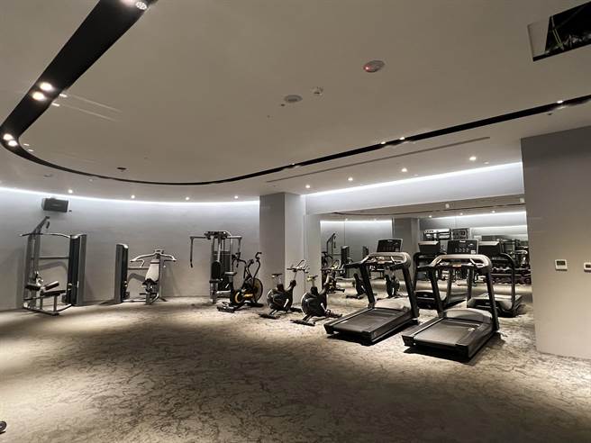 单一平面最大商办「STARUP台中国际新创」内部设有健身空间及设备。(林欣仪摄)