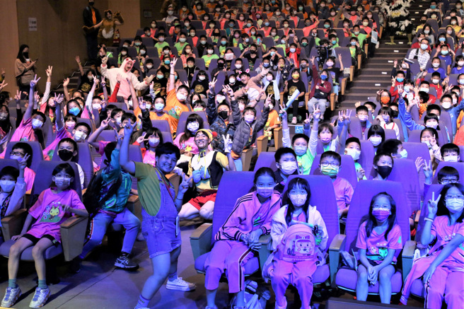 新北市111年艺术满城香活动10月正式开跑，将一路演到12月，总计39场好戏，邀请全市国小四年级学生看好戏。(照片/新北教育局提供)