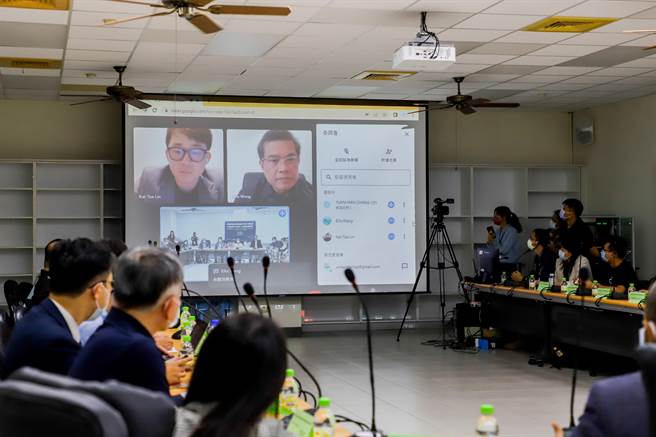 嘉義縣政府今在亞洲無人機AI創新應用研發中心舉辦「各國無人機技術發展進程與服務應用國際圓桌論壇」。（嘉義縣政府提供∕呂妍庭嘉義傳真）