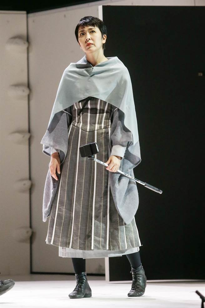 日剧女神松隆子首来台演出，将登上国家戏剧院和观眾见面。松隆子表示，第一次来台湾演出，心情非常兴奋，希望与观眾在剧场共同度过美好时光。（邓博仁摄）