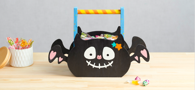 特力屋的「彩繪蝙蝠提籃」，自己彩繪最帥氣。2小時DIY課程699元詳洽官網。（特力屋提供）