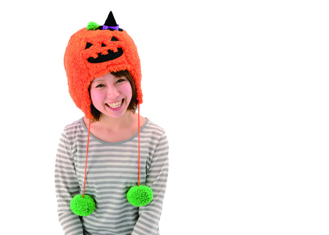 台隆手創館的萬聖南瓜毛毛帽，最符合萬聖節主題，限店販售，售價680元，特價204元。（台隆手創館提供）