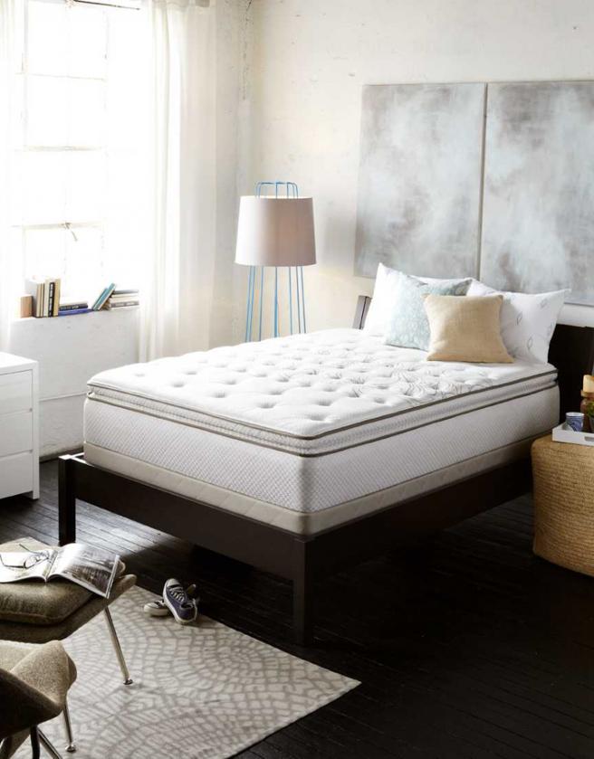 天气转冷，被胎热卖成长12%以上，新光三越信义新天地「Sealy 新美梦系列马尔地夫双人床垫」询问度高。（新光三越提供）