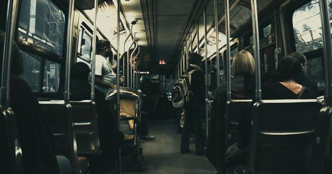 苏格兰一名男子在搭乘公车时死亡。（示意图／Pixabay）
