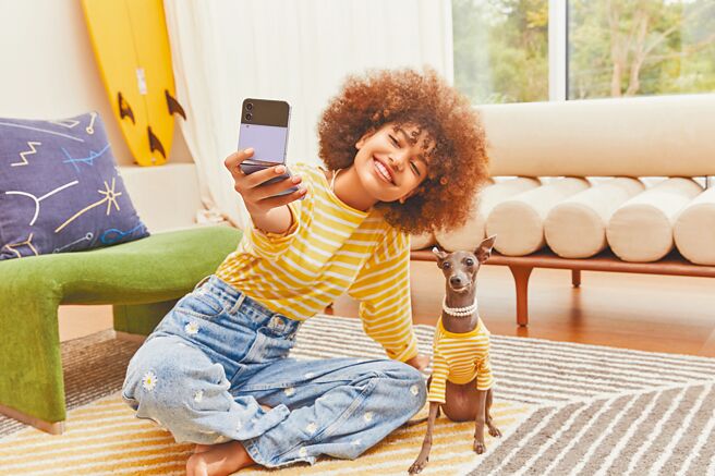 三星预计实现在2009年至2030年期间回收电子废弃物达1000万公吨，并计画在2050年以前，累计回收重量达到2500万公吨，为下一代带来更美好的永续环境未来。（三星提供）