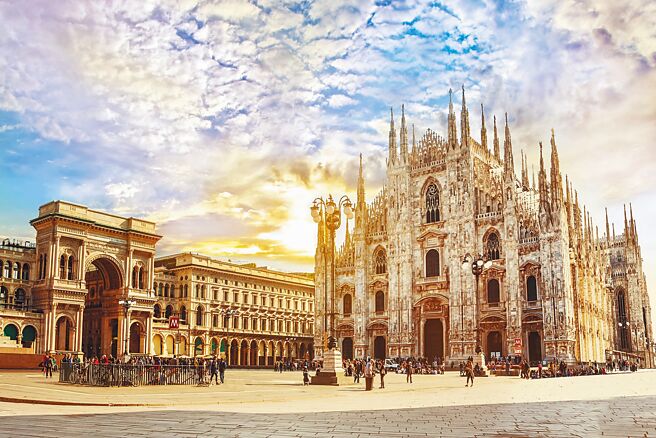 長榮航空將於10月25日開闢台北-米蘭直飛航線，提供每周兩班的飛航服務，米蘭以觀光及建築景觀聞名於世，擁有悠久歷史的米蘭大教堂是旅客必訪之地。（長榮航空提供）