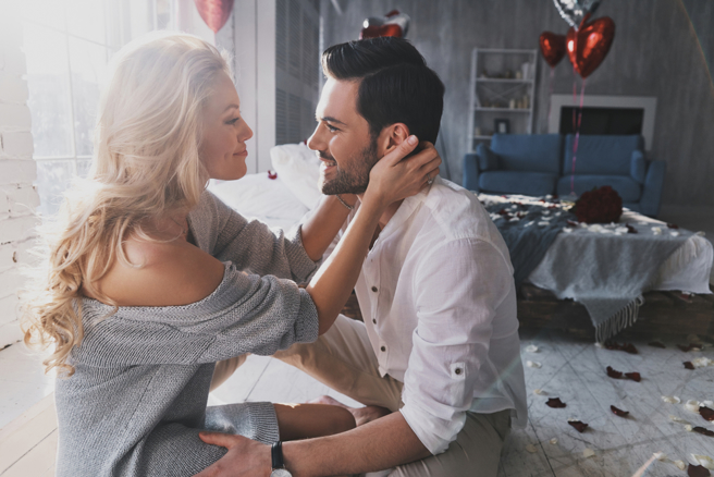 双子女、双鱼女、摩羯女会利用自己的贴心和善解人意，来得到老公的夸奖并会爱不释手。（示意图／Shutterstock）