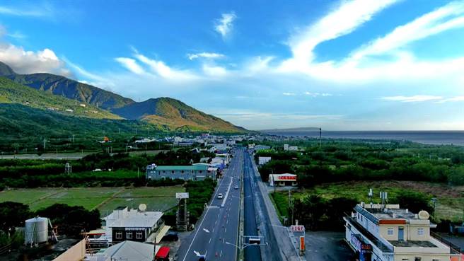 台1线459K_460K刨铺施工中的空拍。(公路总局提供)