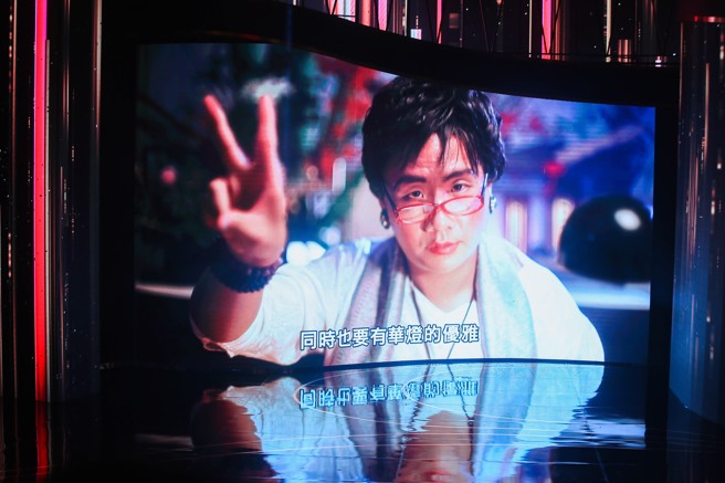 「算命阿姨」阿翰携手主持人曾宝仪、国师唐绮阳现身第57届金钟奖拍摄开幕影片。(摄影/杜宜谙)