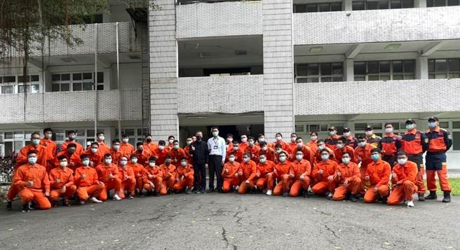 新北市消防局今起至12月25日，辦理為期9周的第44期救助隊訓練。（新北市消防局提供／李奇叡新北傳真）