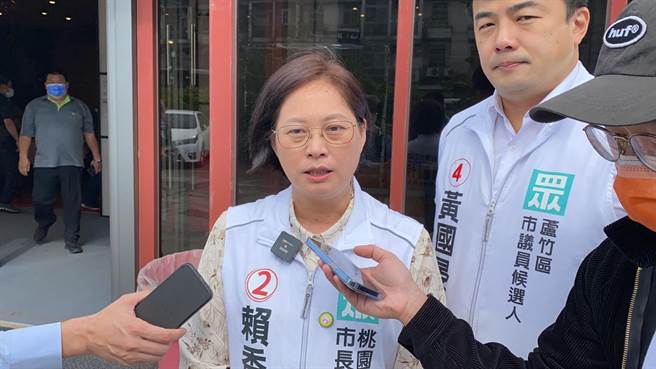 民眾党桃园市长候选人赖香伶爆料桃园竟有公营、军医单位员工薪资低于基本工资。（蔡明亘摄）