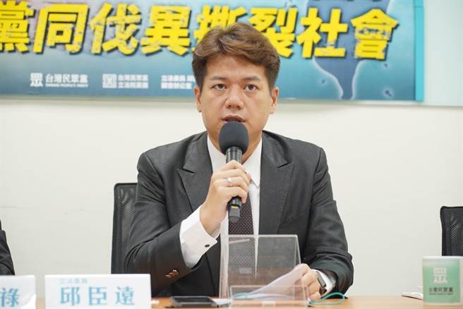 民眾黨團呼籲中央與地方政府積極合作辦理救災工作、幫助民眾災後重建。（民眾黨團提供）