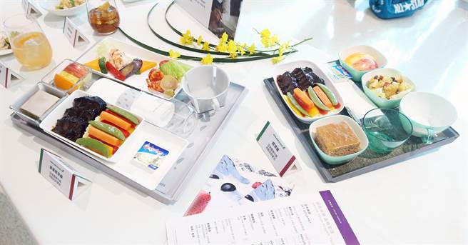 长荣航空25日首航义大利米兰，米其林主厨李皞为新航线设计义式餐点。（范扬光摄）