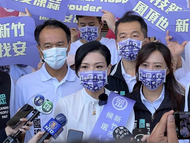 针对新竹市长候选人高虹安(中)博士论文引用争议，资策会今日正式委请律师对高提出侵权自诉。(资料照)