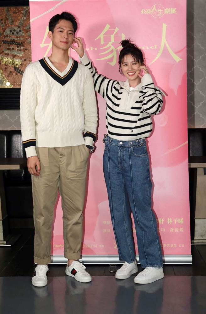 公视人生剧展《幻象人》主角吴念轩（左）、林予晞出席媒体茶叙。（公视提供）