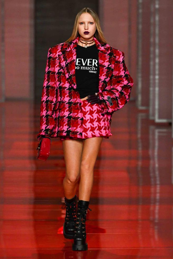 VERSACE 2022秋冬系列。（VERSACE提供）