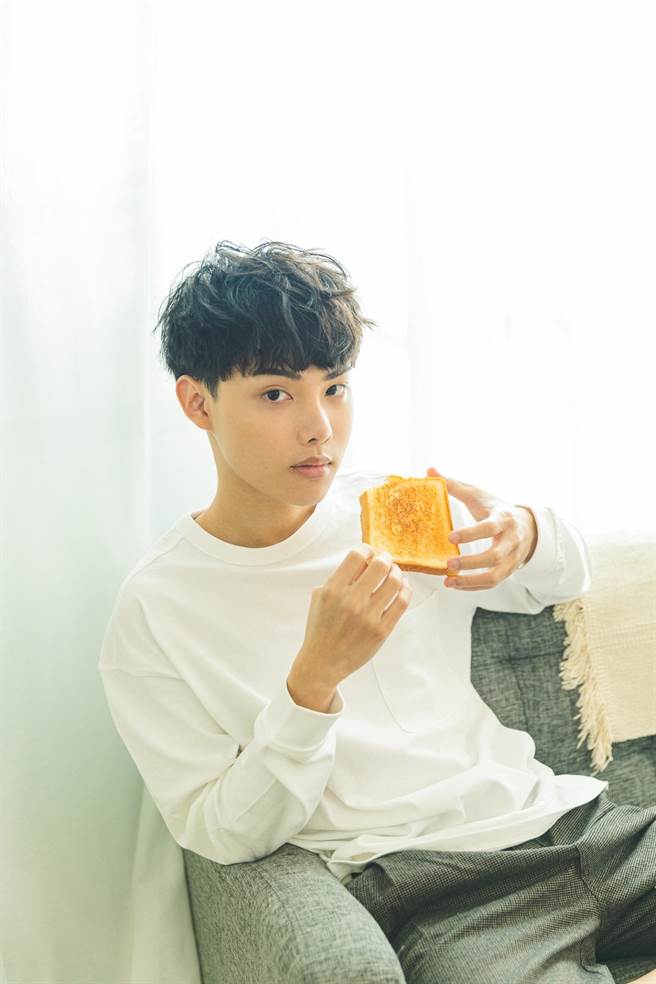 安原申推出首支单曲〈成长的过程〉（杰思国际娱乐提供）